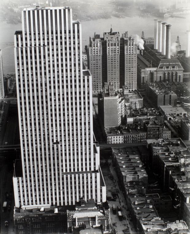 The Art Deco Daily News building on East 42nd Street in 1931.